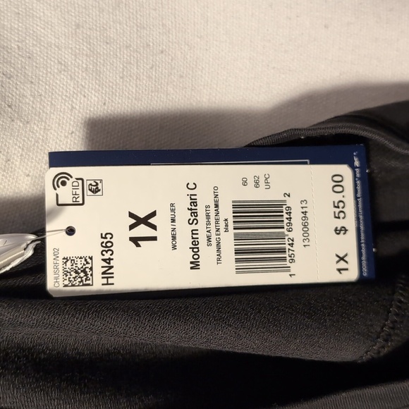 Reebok Black Cropped Sweatshirt Modern Safari Logo NWT - Picture 13 of 13